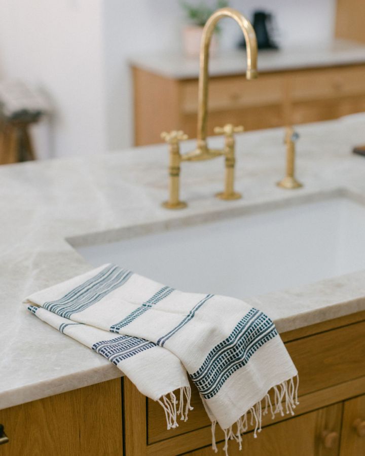 Aden Cotton Hand Towel-1